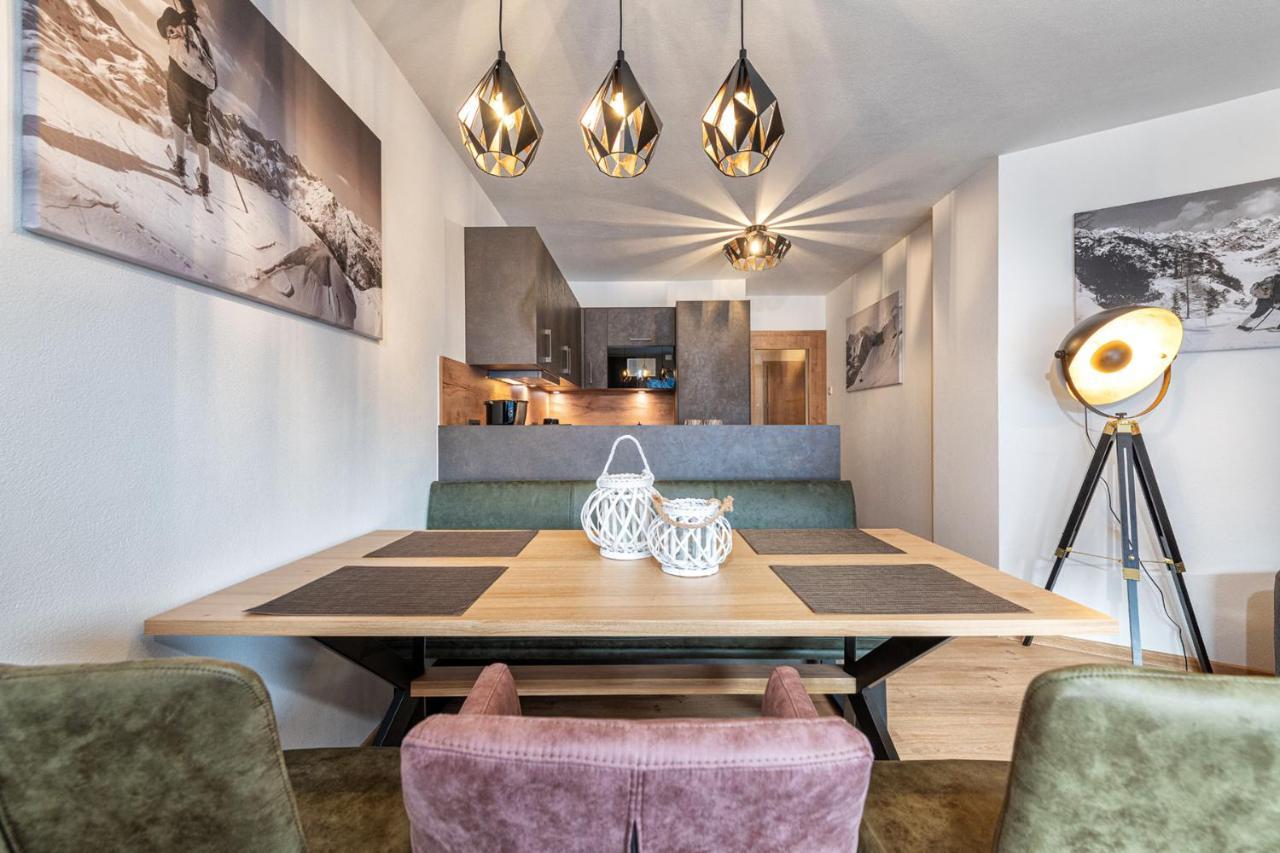 Alpenparks Premium Apartment Rehrenberg II フィーホーフェン エクステリア 写真