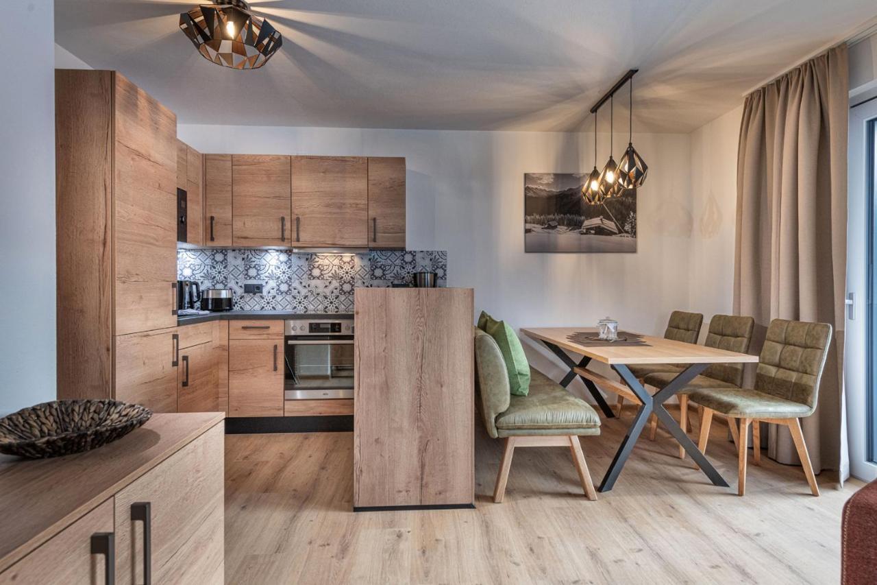 Alpenparks Premium Apartment Rehrenberg II フィーホーフェン エクステリア 写真