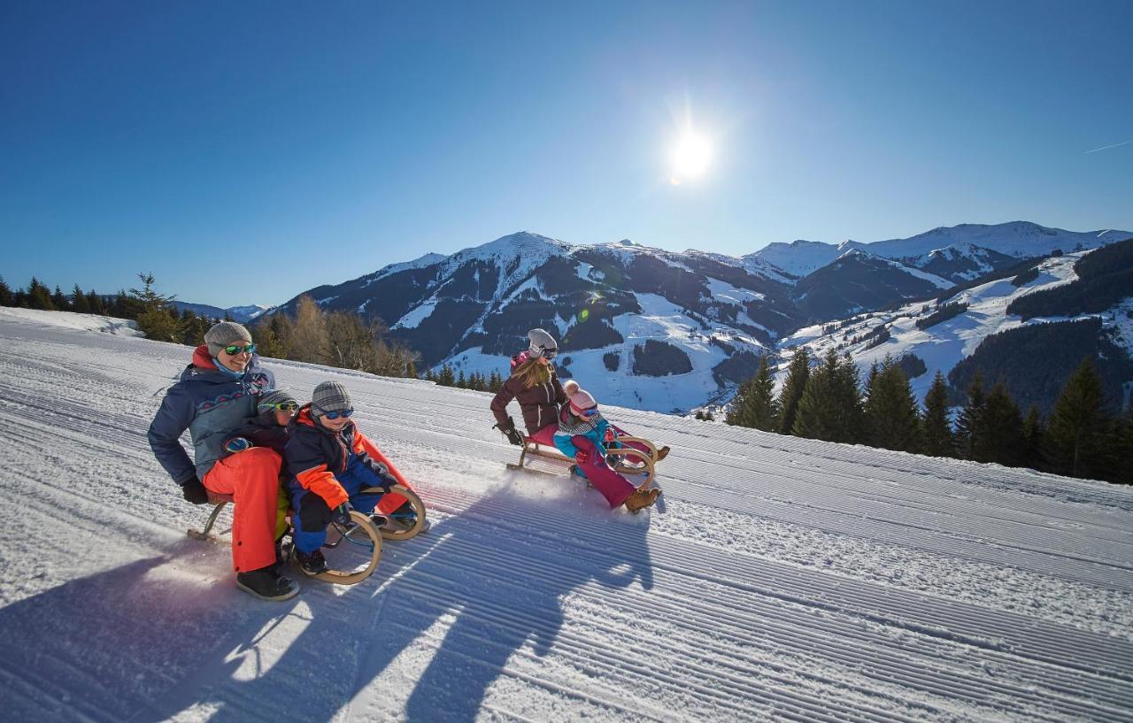 Alpenparks Premium Apartment Rehrenberg II フィーホーフェン エクステリア 写真